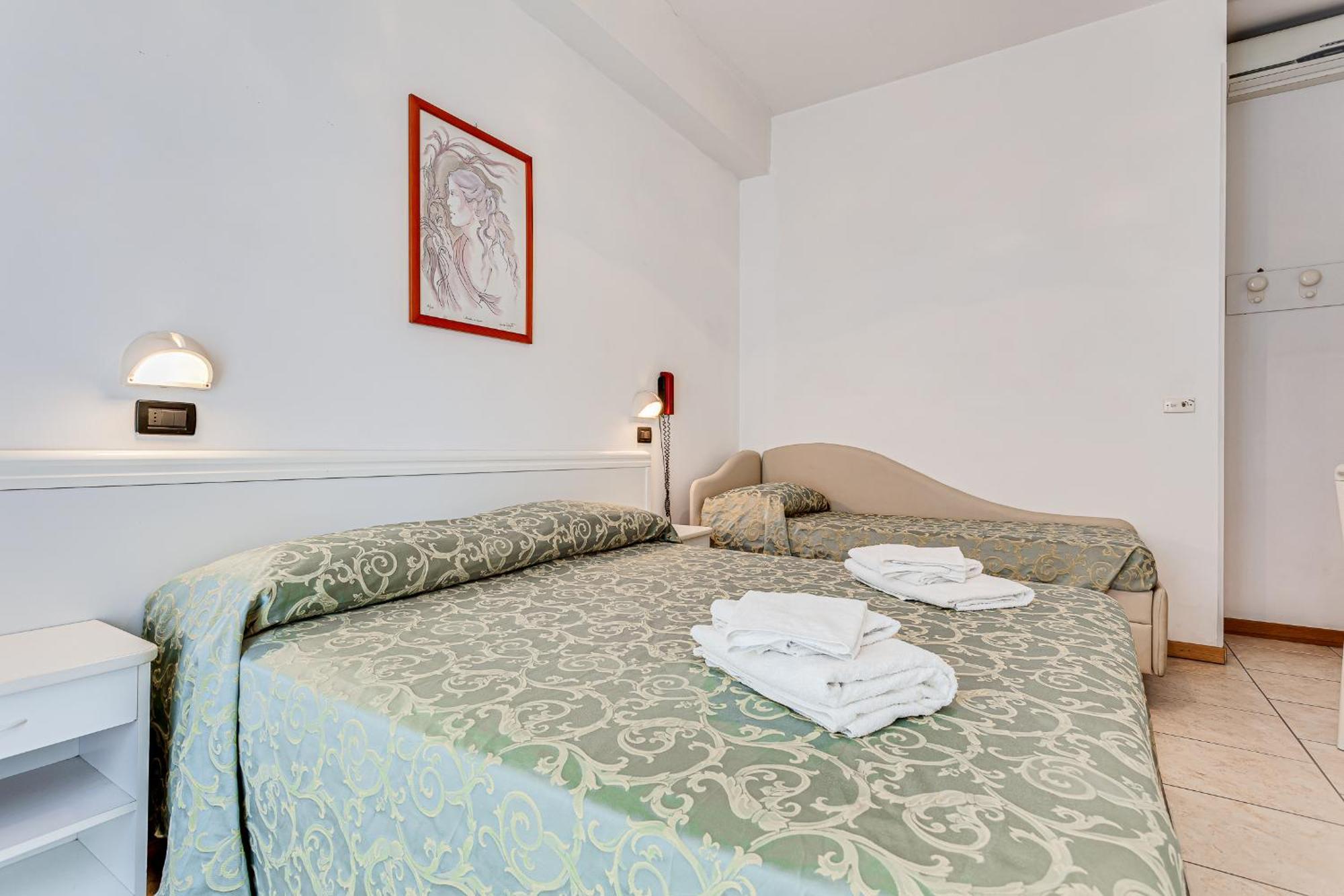 Hotel Sirena Белларія-Іджеа-Марина Екстер'єр фото