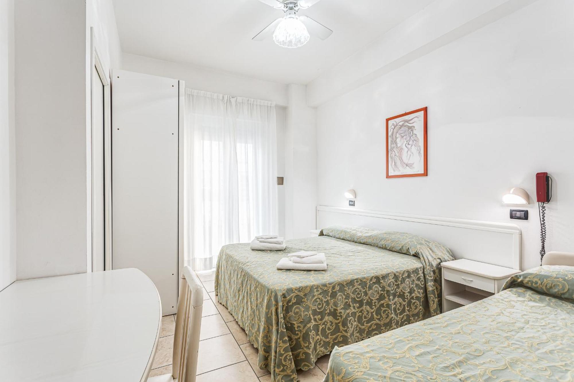 Hotel Sirena Белларія-Іджеа-Марина Екстер'єр фото
